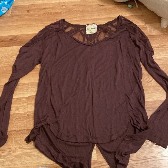 Free People / Gatsby Maroon Embroidered Mesh Back Detail Split Tail Blouse s - Picture 3 of 5